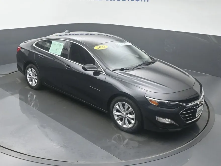 2023 Chevrolet Malibu 1LT photo 1