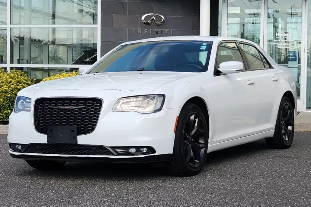 2021 Chrysler 300 LX photo 1