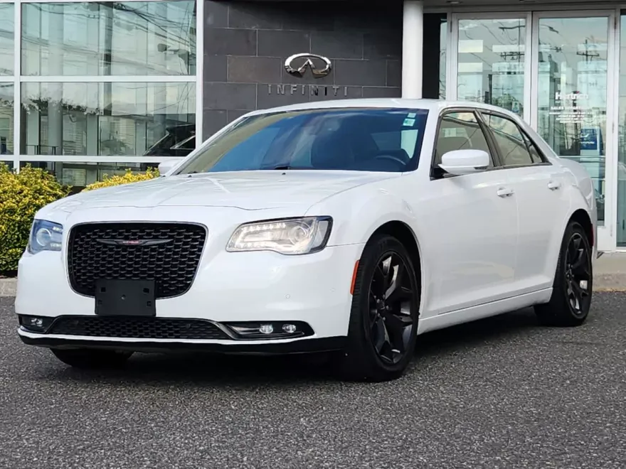 2021 Chrysler 300 LX photo 1