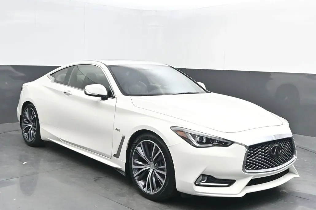 2019 Infiniti Q60 3.0t Luxe Coupe photo 1