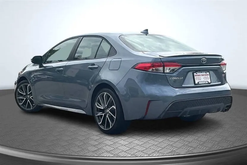 2021 Toyota Corolla SE photo 1