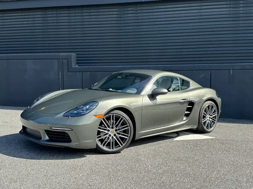 2025 Porsche Cayman photo 1