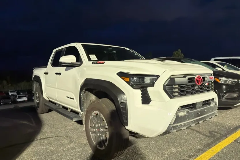 2024 Toyota Tacoma TRD Sport 4x4 photo 1