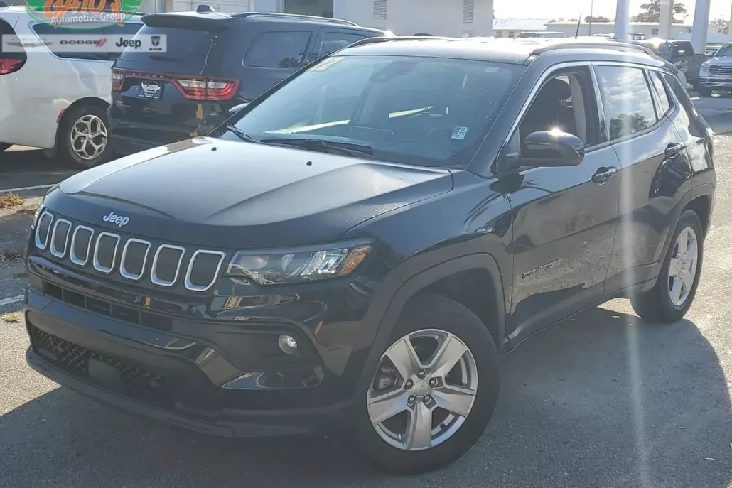 2022 Jeep Compass Latitude photo 1