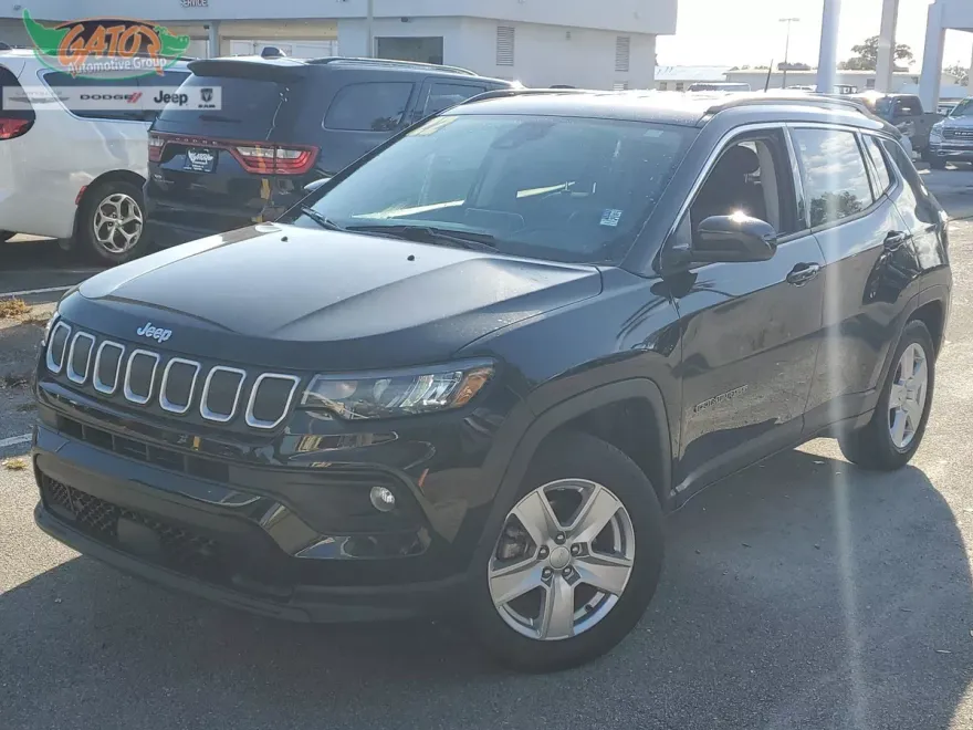 2022 Jeep Compass Latitude photo 1