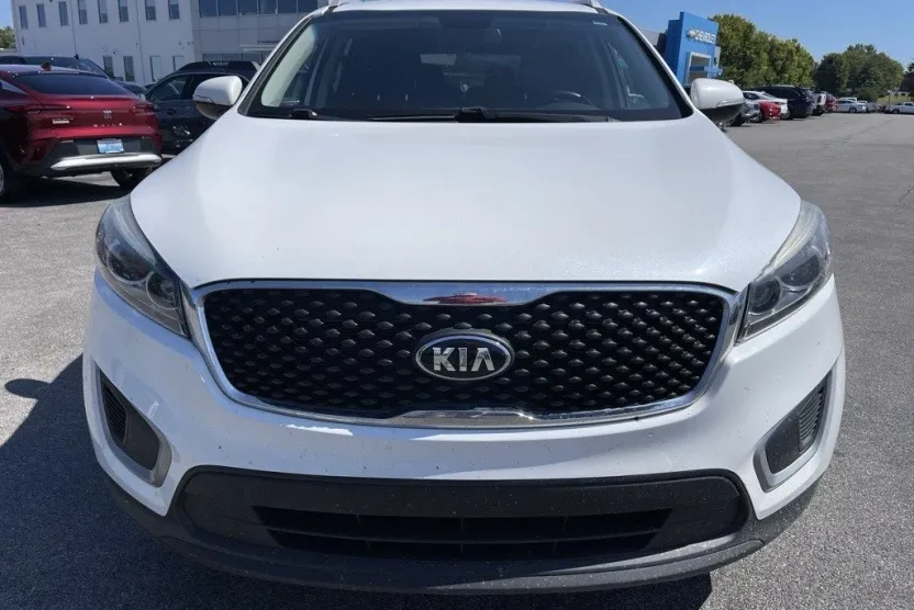 2017 Kia Sorento LX photo 1