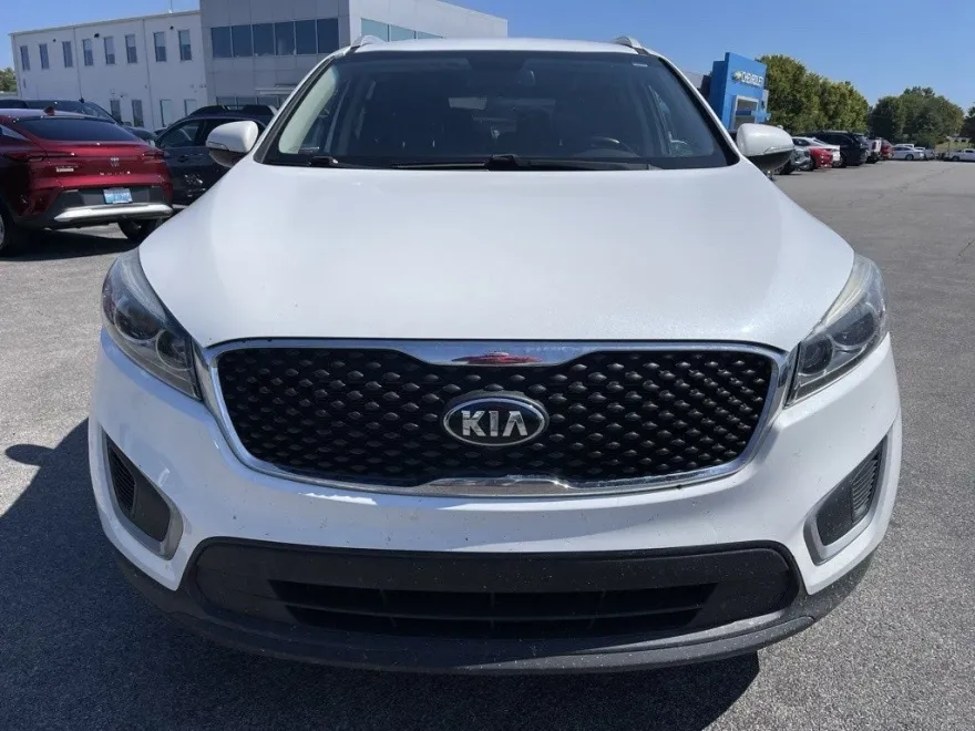 2017 Kia Sorento LX photo 1
