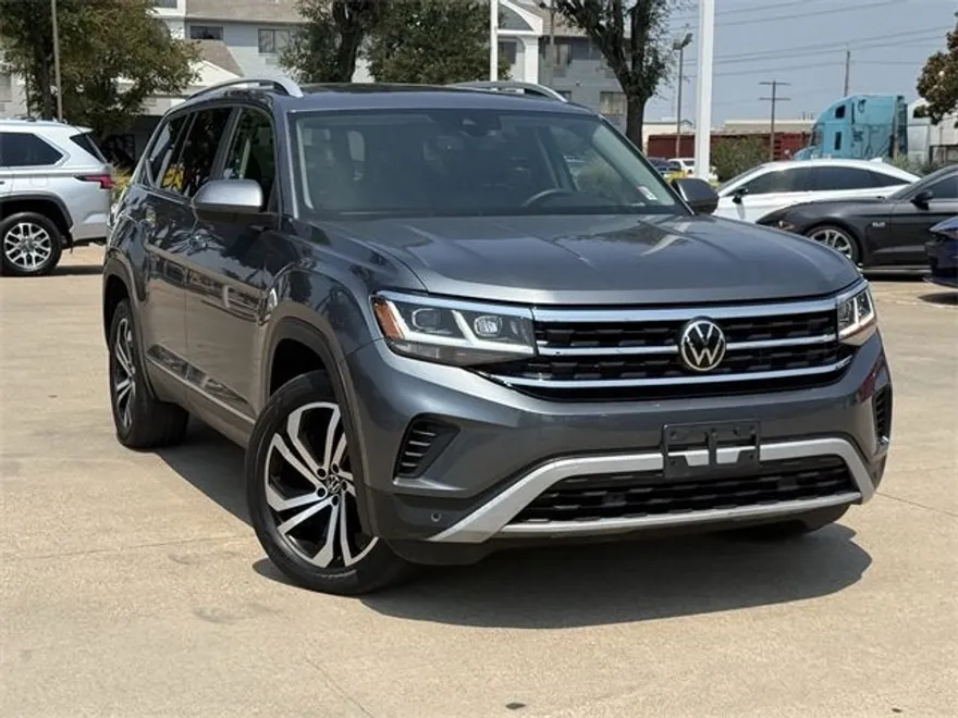 2022 Volkswagen Atlas SEL photo 1
