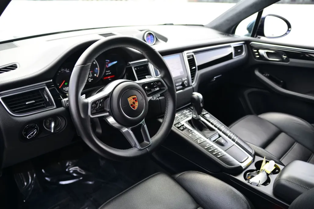 2018 Porsche Macan Turbo photo 1