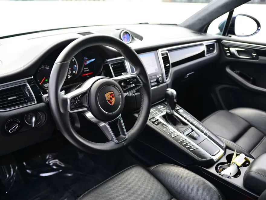 2018 Porsche Macan Turbo photo 1