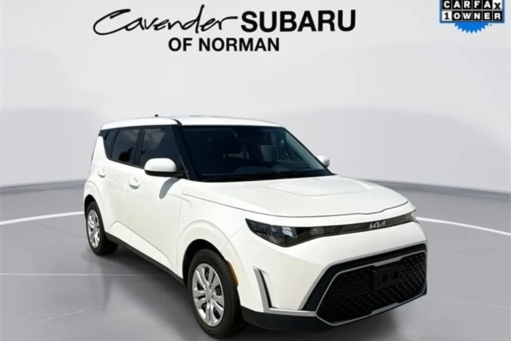 2023 Kia Soul LX photo 1
