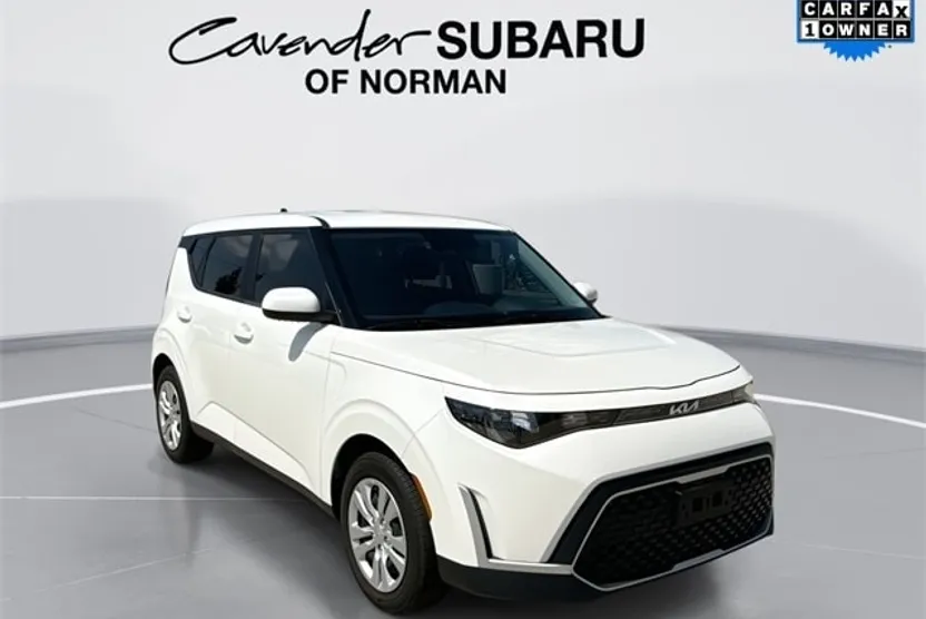 2023 Kia Soul LX photo 1