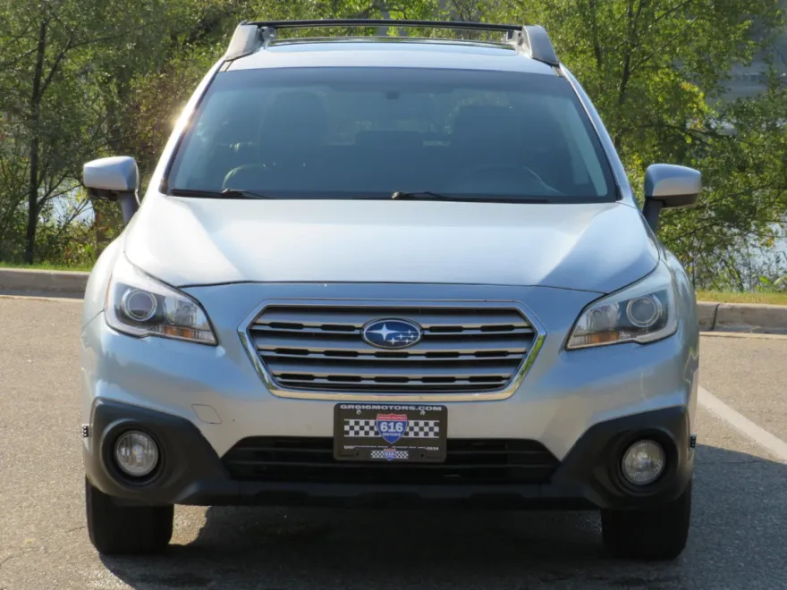2015 Subaru Outback 2.5i Premium photo 1