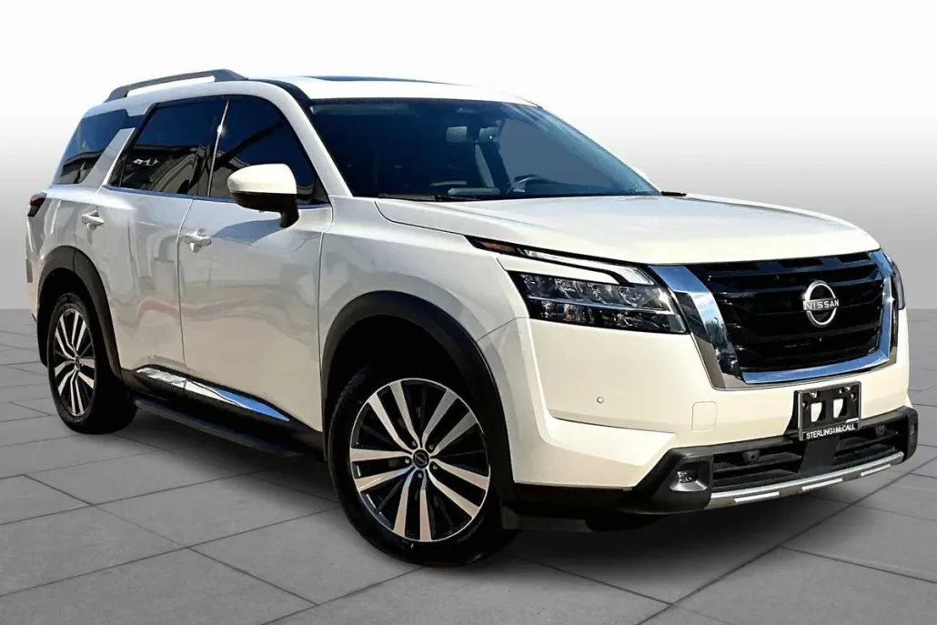 2022 Nissan Pathfinder Platinum photo 1