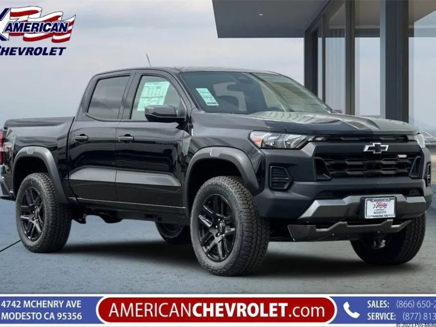 2025 Chevrolet Colorado Trail Boss photo 1