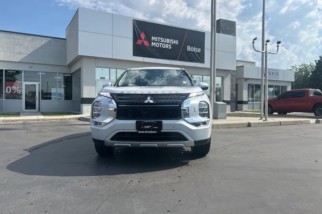 2025 Mitsubishi Outlander PHEV SE photo 1