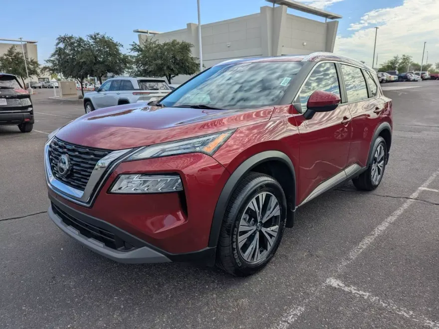 2022 Nissan Rogue SV photo 1