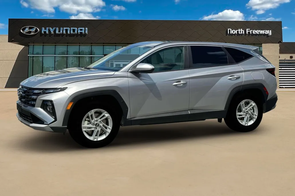 2025 Hyundai Tucson SE photo 1