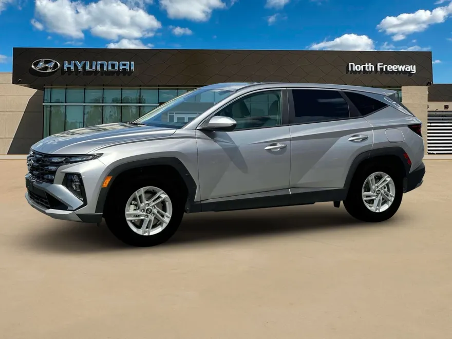 2025 Hyundai Tucson SE photo 1