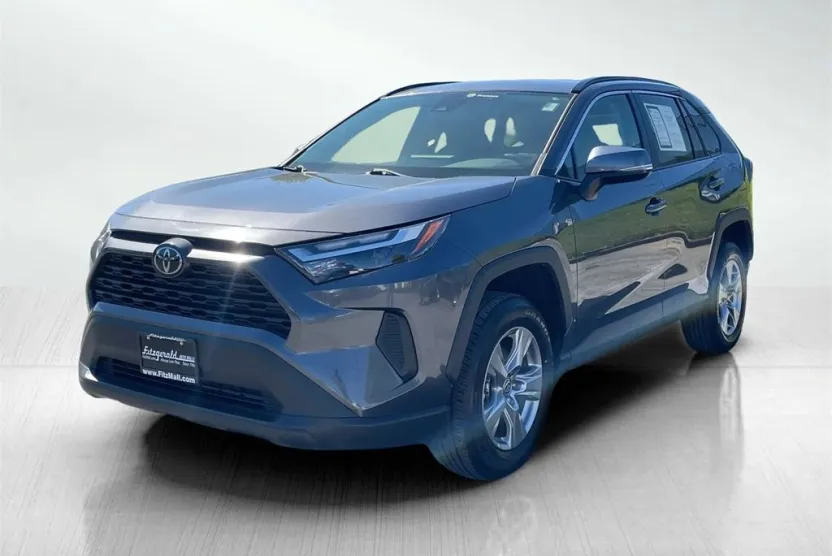 2025 Toyota RAV4 XLE photo 1