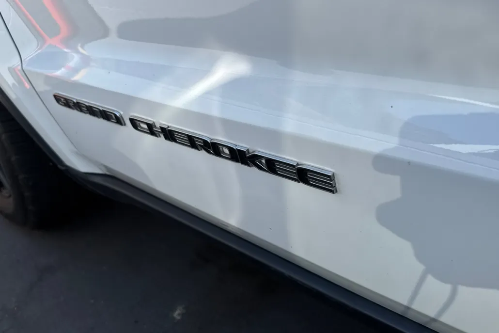 2018 Jeep Grand Cherokee Laredo photo 1