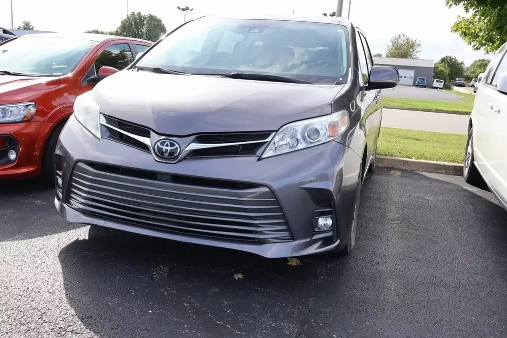 2020 Toyota Sienna photo 1