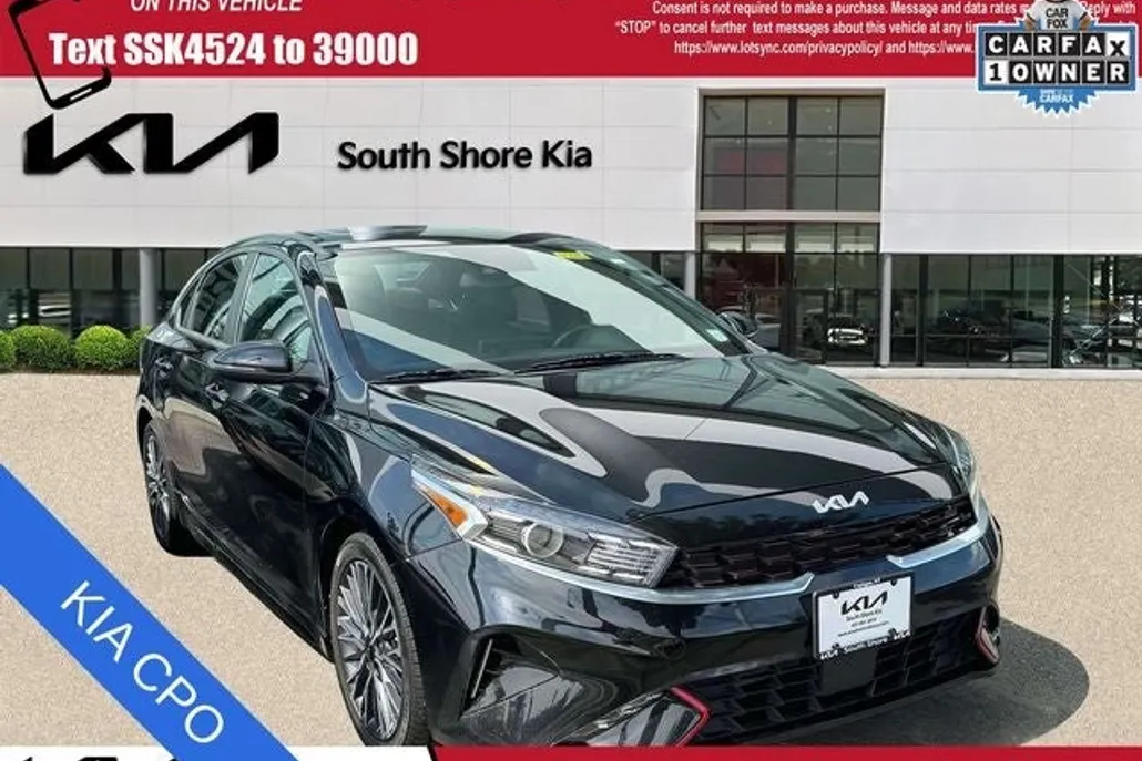 2023 Kia Forte GT-Line photo 1