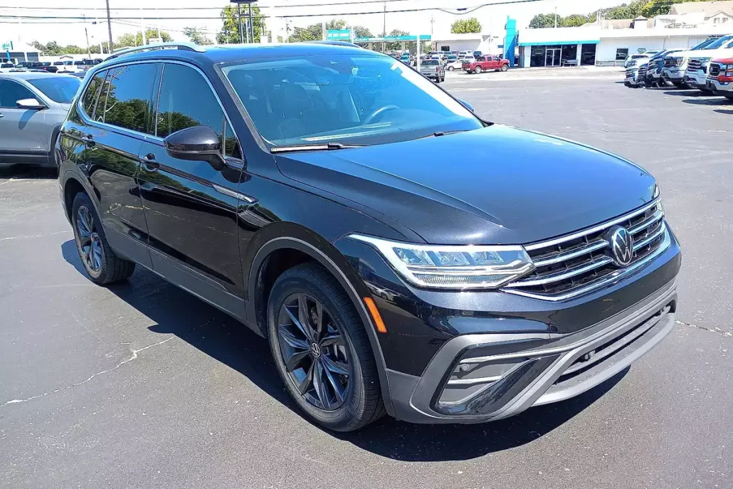 2022 Volkswagen Tiguan SE photo 1