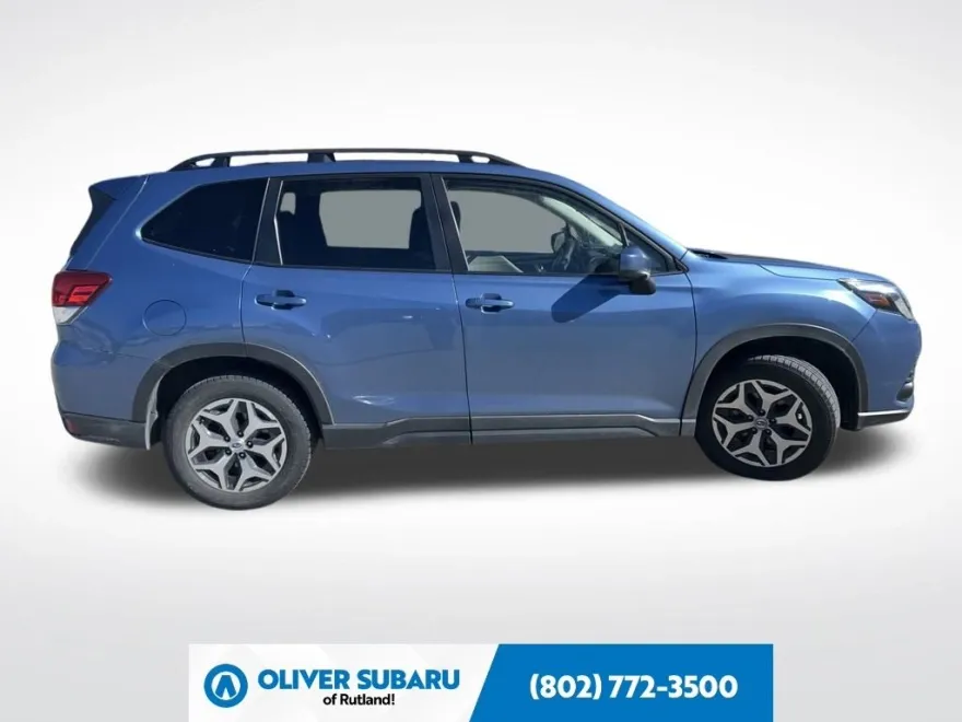 2022 Subaru Forester Premium photo 1
