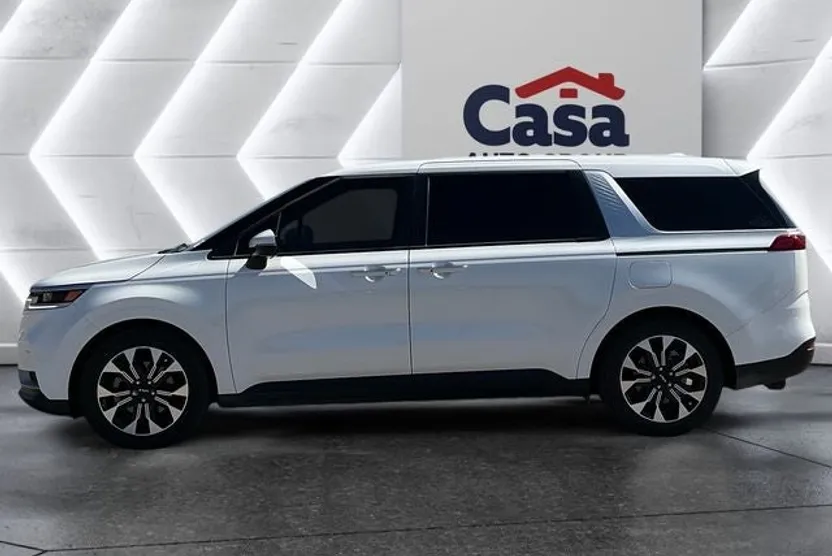 2024 Kia Carnival EX photo 1