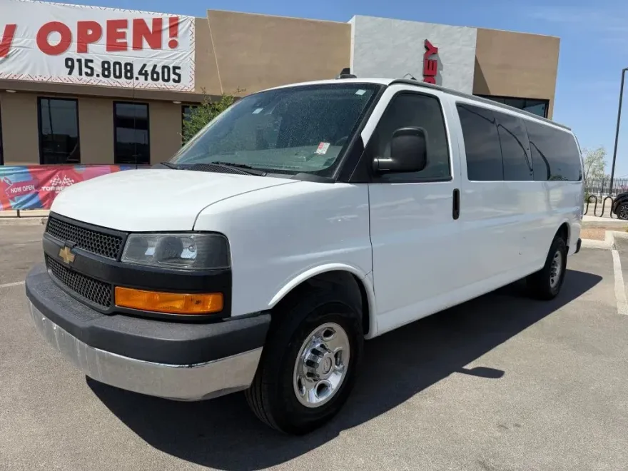 2019 Chevrolet Express 3500 Passenger LT Van photo 1