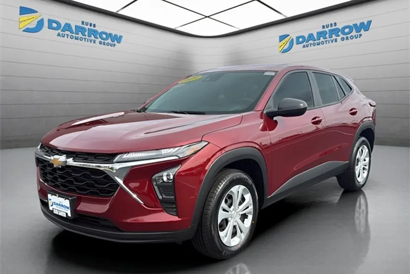 2025 Chevrolet Trax LS photo 1