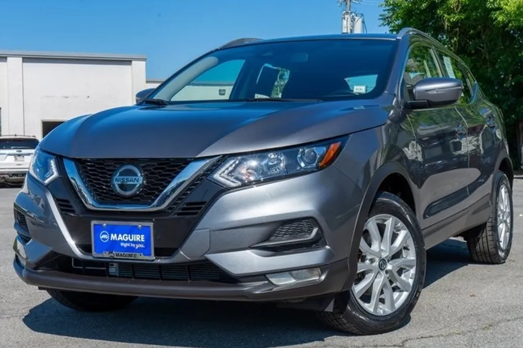 2022 Nissan Rogue Sport SV photo 1
