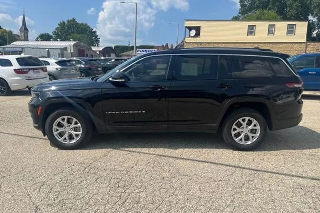 2023 Jeep Grand Cherokee Limited photo 1