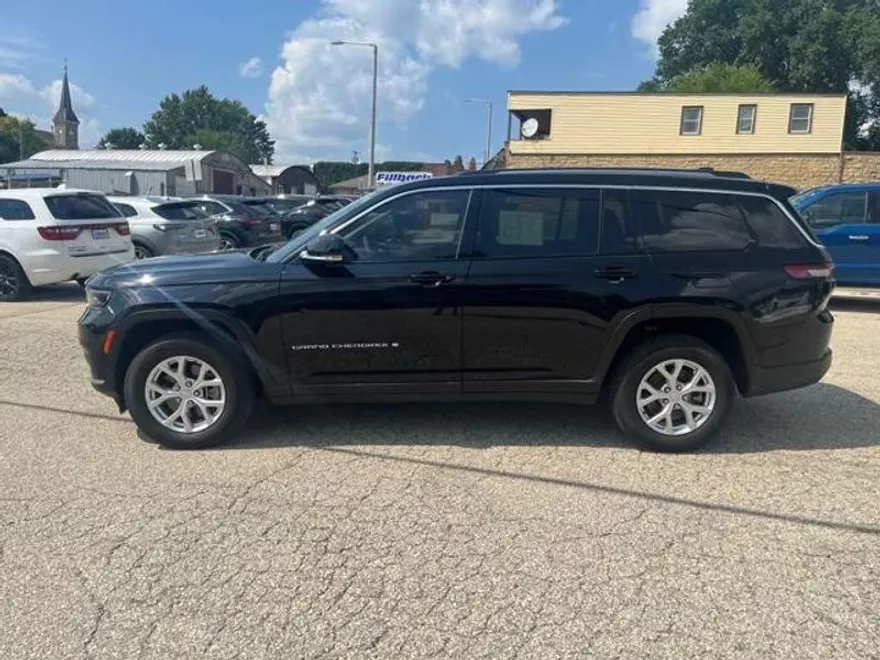 2023 Jeep Grand Cherokee Limited photo 1