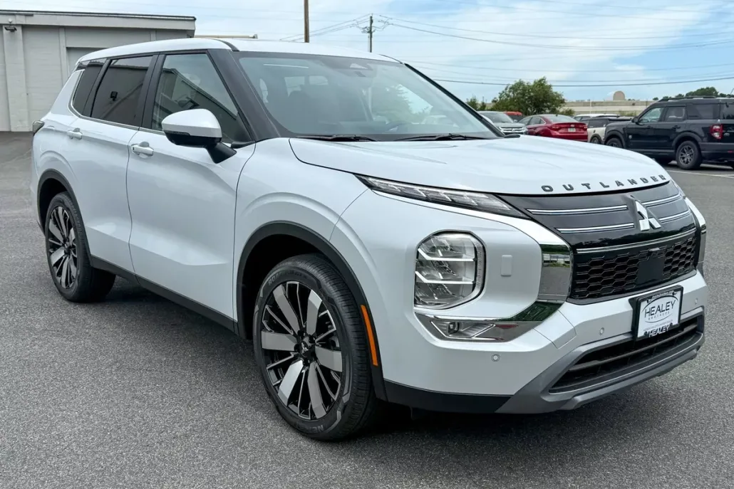 2025 Mitsubishi Outlander SE Ralliart photo 1