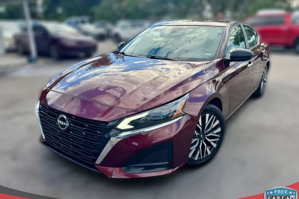 2024 Nissan Altima 2.5 SV photo 1