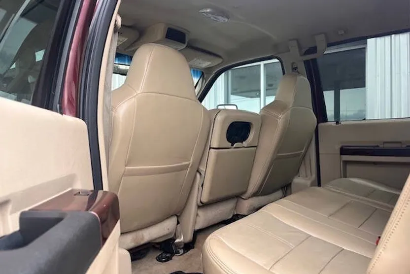 2010 Ford F-350 Lariat photo 1