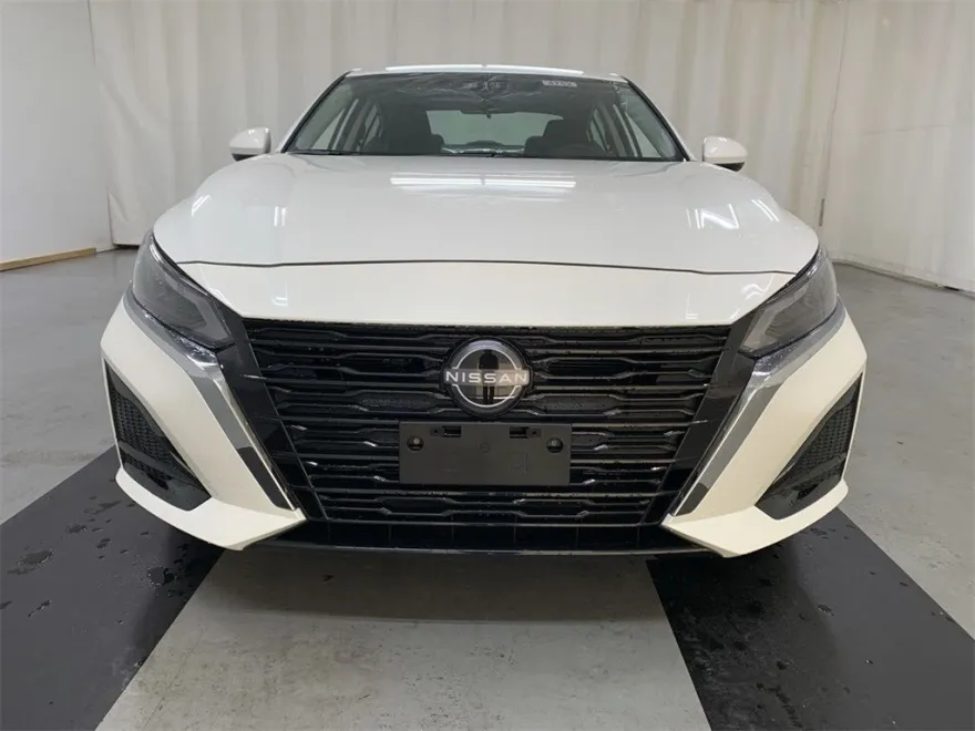 2025 Nissan Altima 2.5 SV photo 1