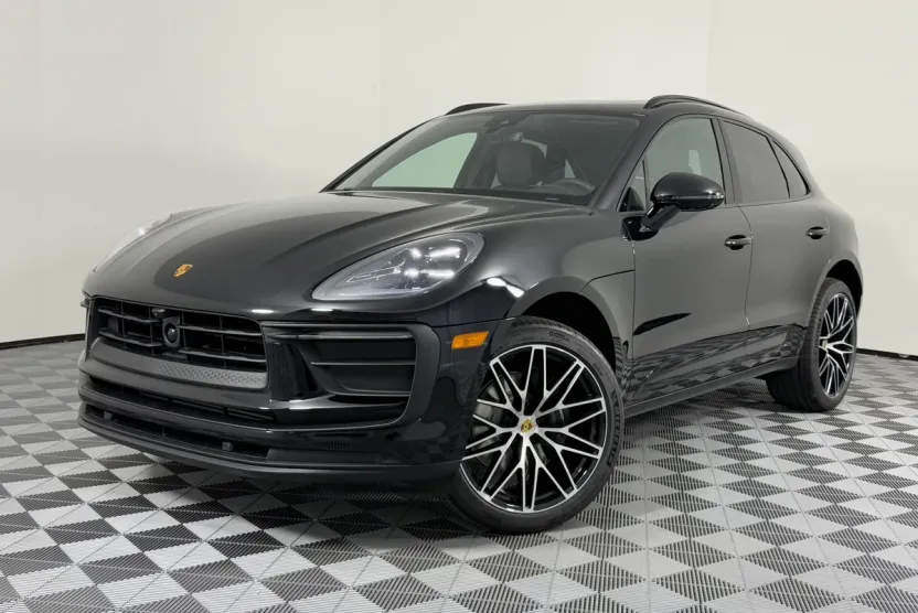 2026 Porsche Macan T photo 1
