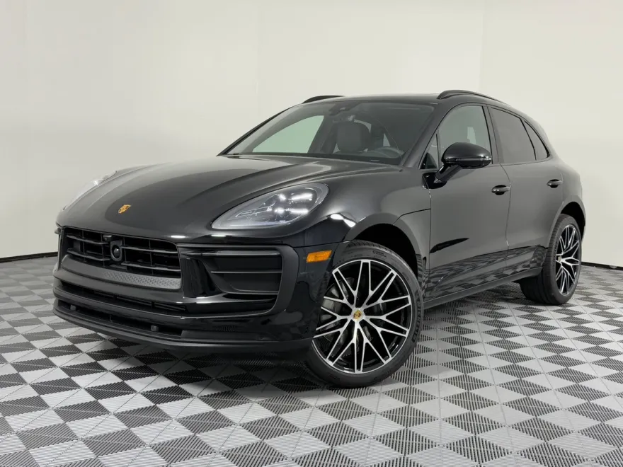 2026 Porsche Macan T photo 1