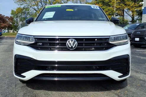 2024 Volkswagen Tiguan SE R-Line Black photo 2