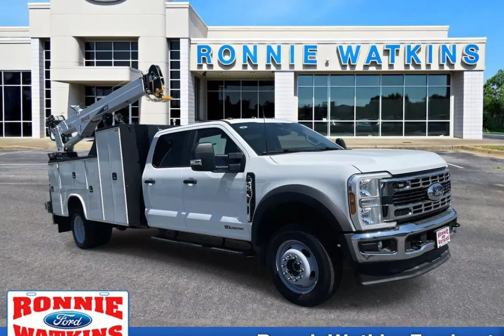 2025 Ford F-550 XL photo 1