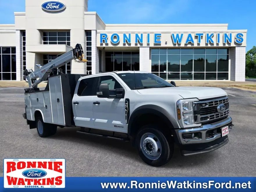 2025 Ford F-550 XL photo 1