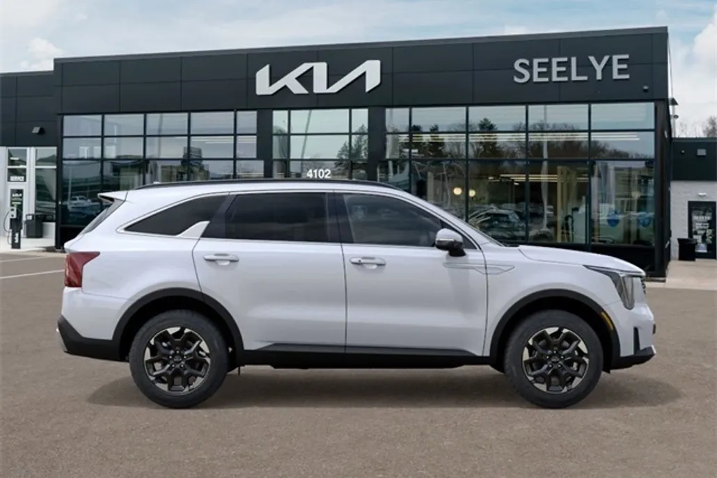 2026 Kia Sorento S photo 1