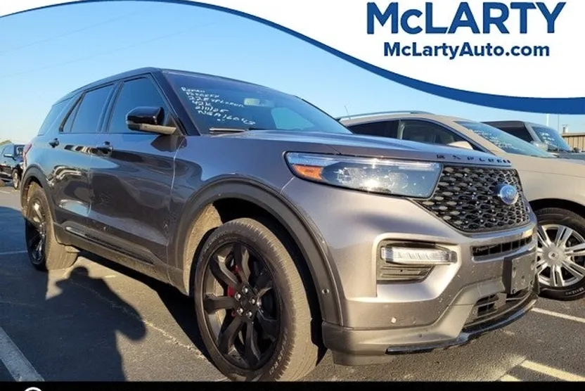 2022 Ford Explorer ST photo 1