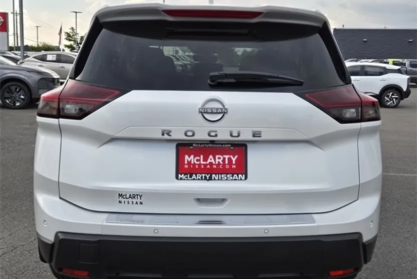 2026 Nissan Rogue SV photo 1