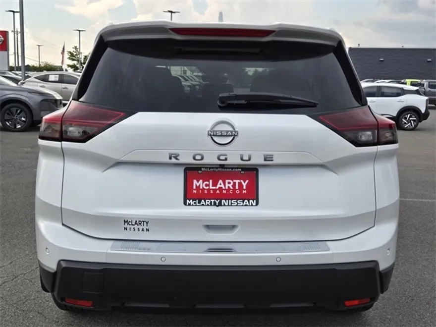 2026 Nissan Rogue SV photo 1