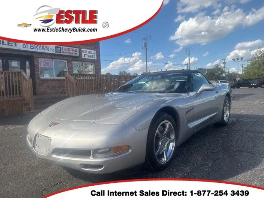 2004 Chevrolet Corvette Base photo 1