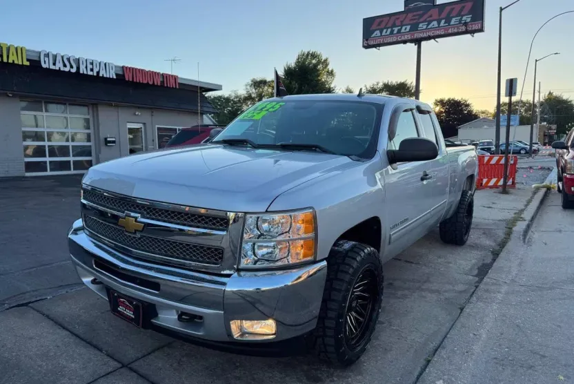 2012 Chevrolet Silverado 1500 LT photo 1